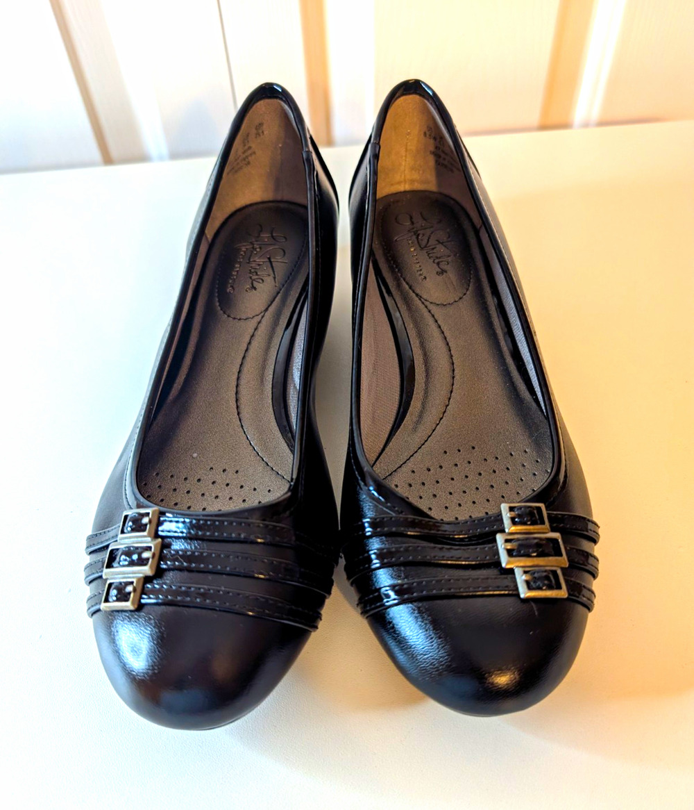 Lifestride Women's Black Wedge Pumps Slip-On Buckle Accent Comfort 8.5W